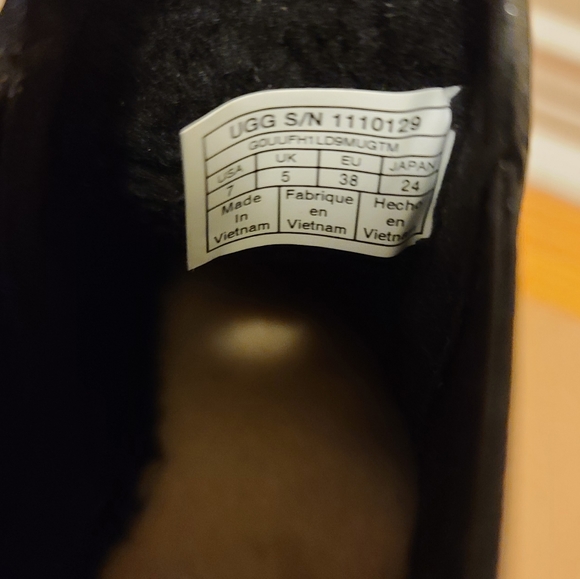 UGG Black Bonham Boot III Leather Chelsea Booties Women's 7 - Picture 13 of 16